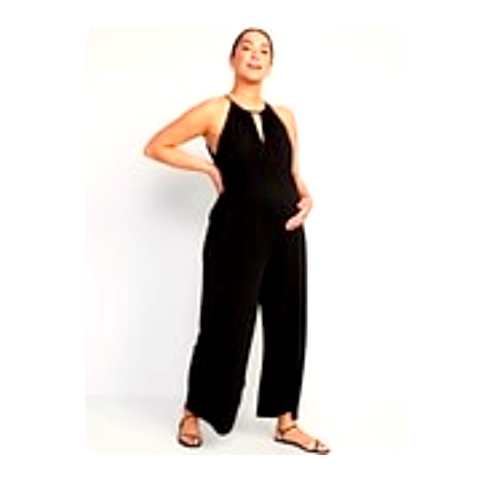 Maternity Cropped
Halter Wide-Leg
Jumpsuit